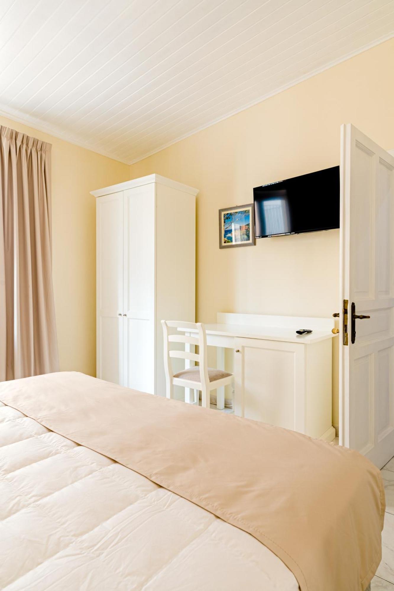 Hotel Da Raffaele Ischia Exterior photo