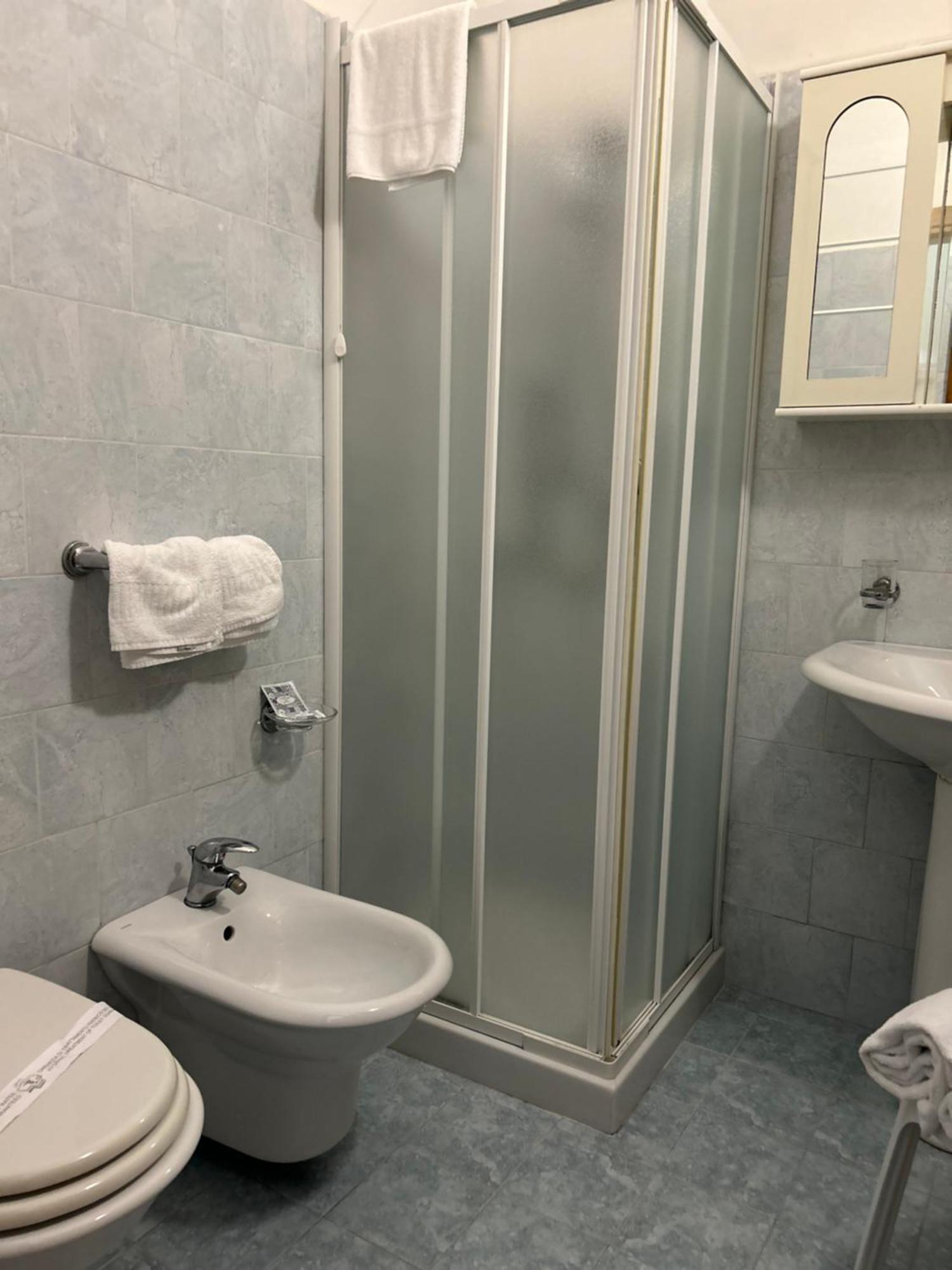 Hotel Da Raffaele Ischia Room photo